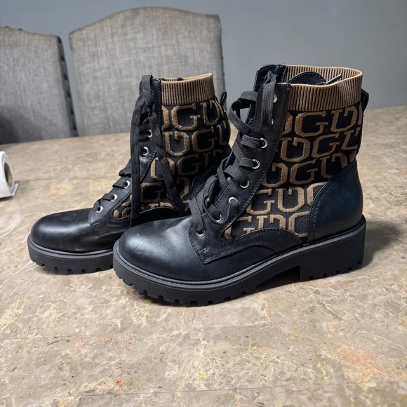 Stylish Black and Brown Women's Boots - Picture 8 of 9